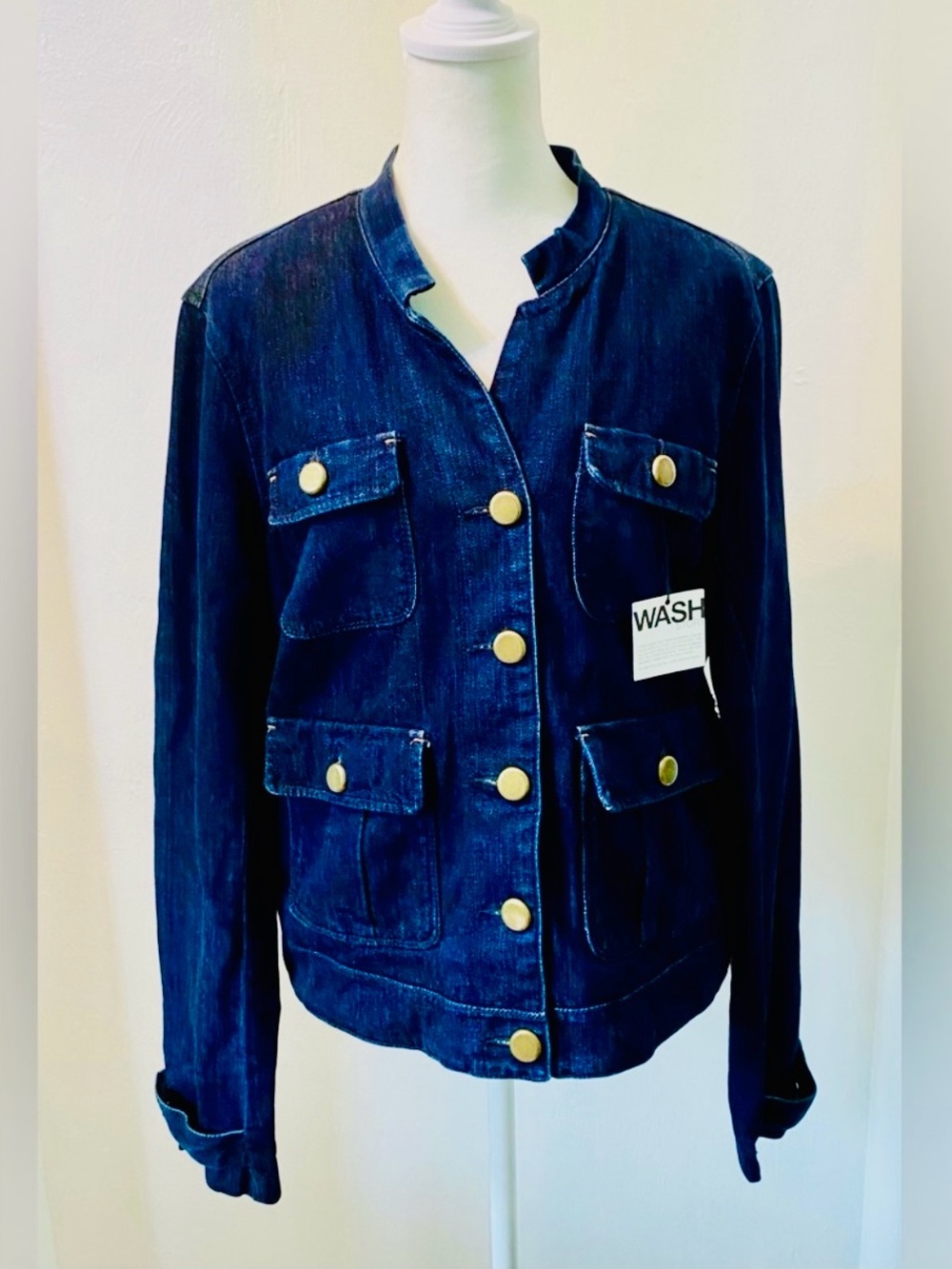 NWT GAP 1969 military style dark wash jean jacket .Size L